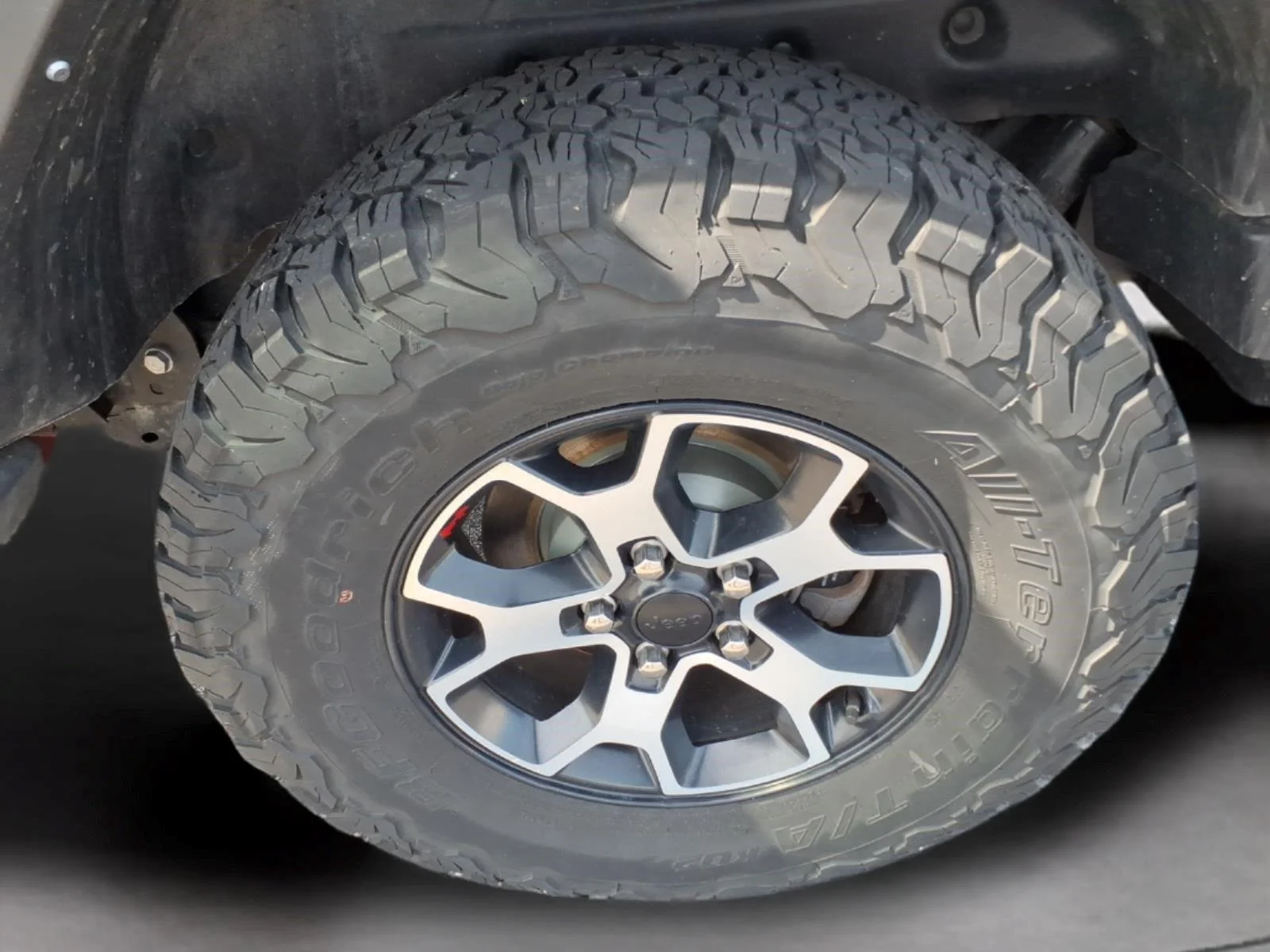 Used 2021 Snazzberry Pearlcoat Jeep Unlimited Rubicon image 12