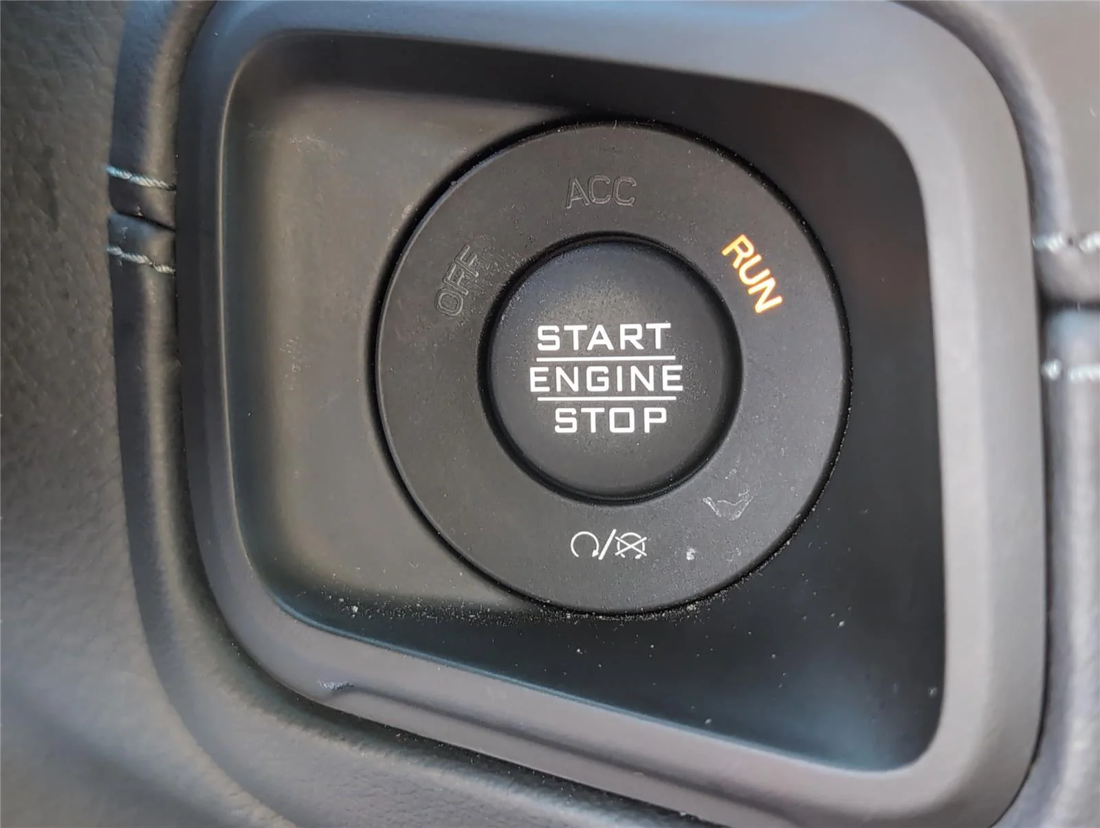 Used 2025 Black Clearcoat Jeep Sahara image 23