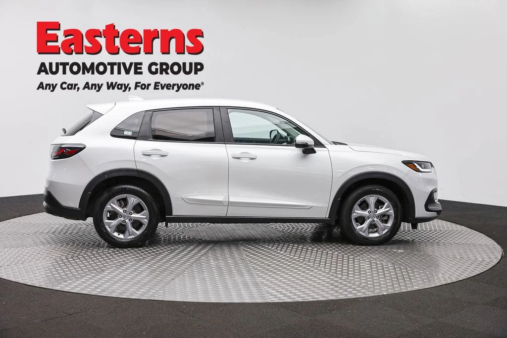 Used 2024 White Honda LX image 4