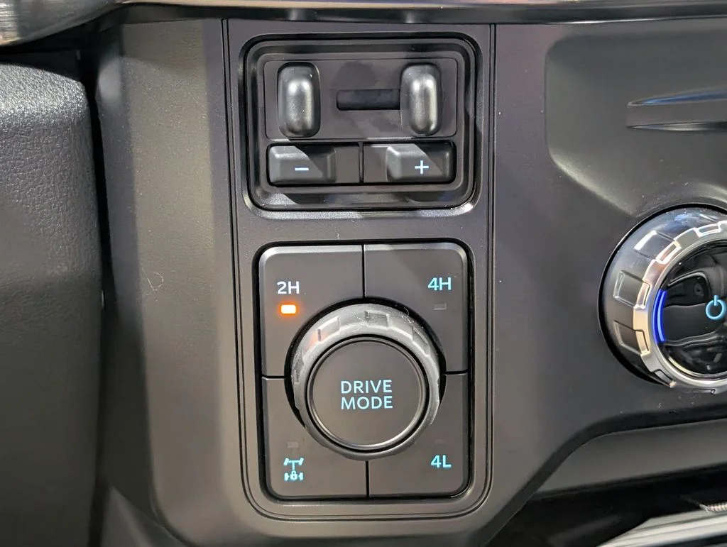 New 2026 Glacier Gray Metallic Tri-Coat Ford F-250® Lariat® image 7