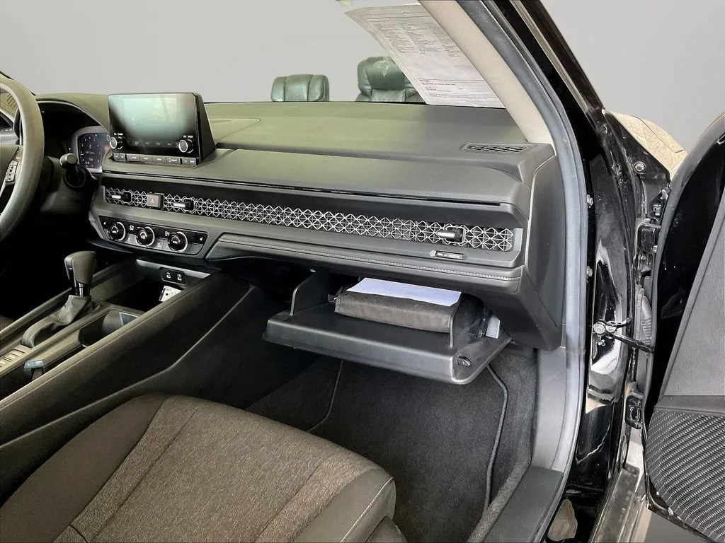 2025 Honda Accord SE - Photo 61