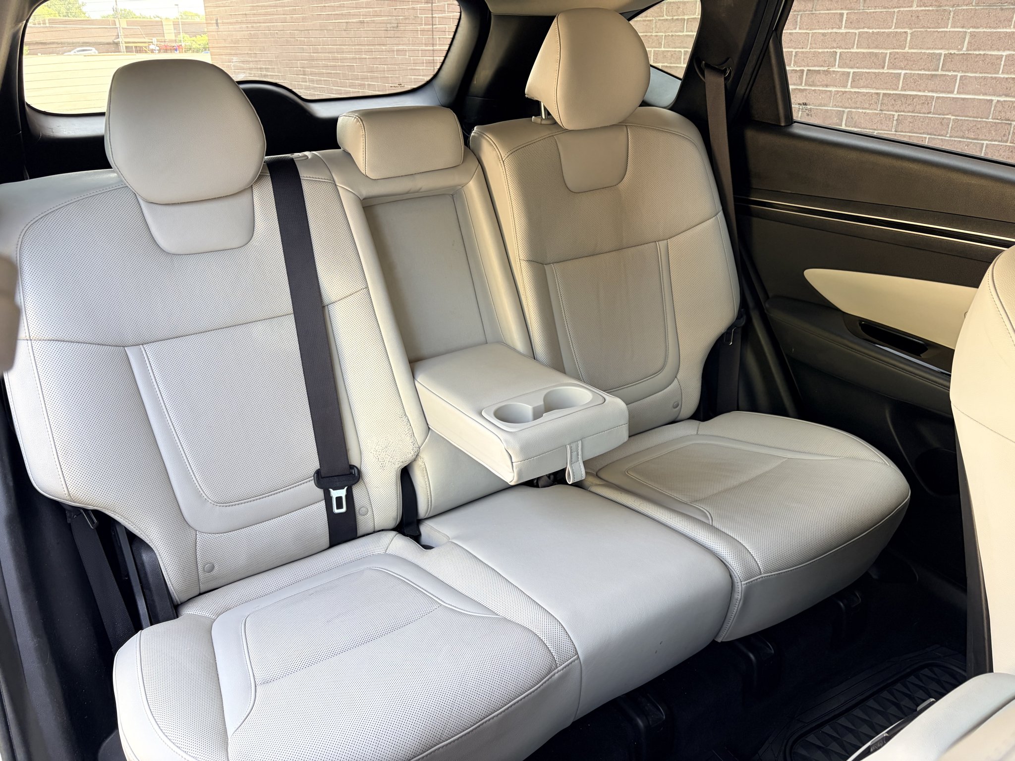 Used 2022 Quartz White Hyundai Limited image 22