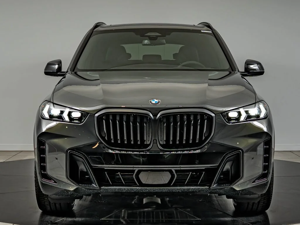 New 2026 Dravit Grey Metallic BMW xDrive40i image 2