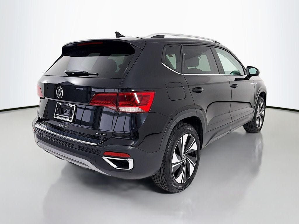 Used 2023 Deep Black Pearl Volkswagen SE 4MOTION image 7