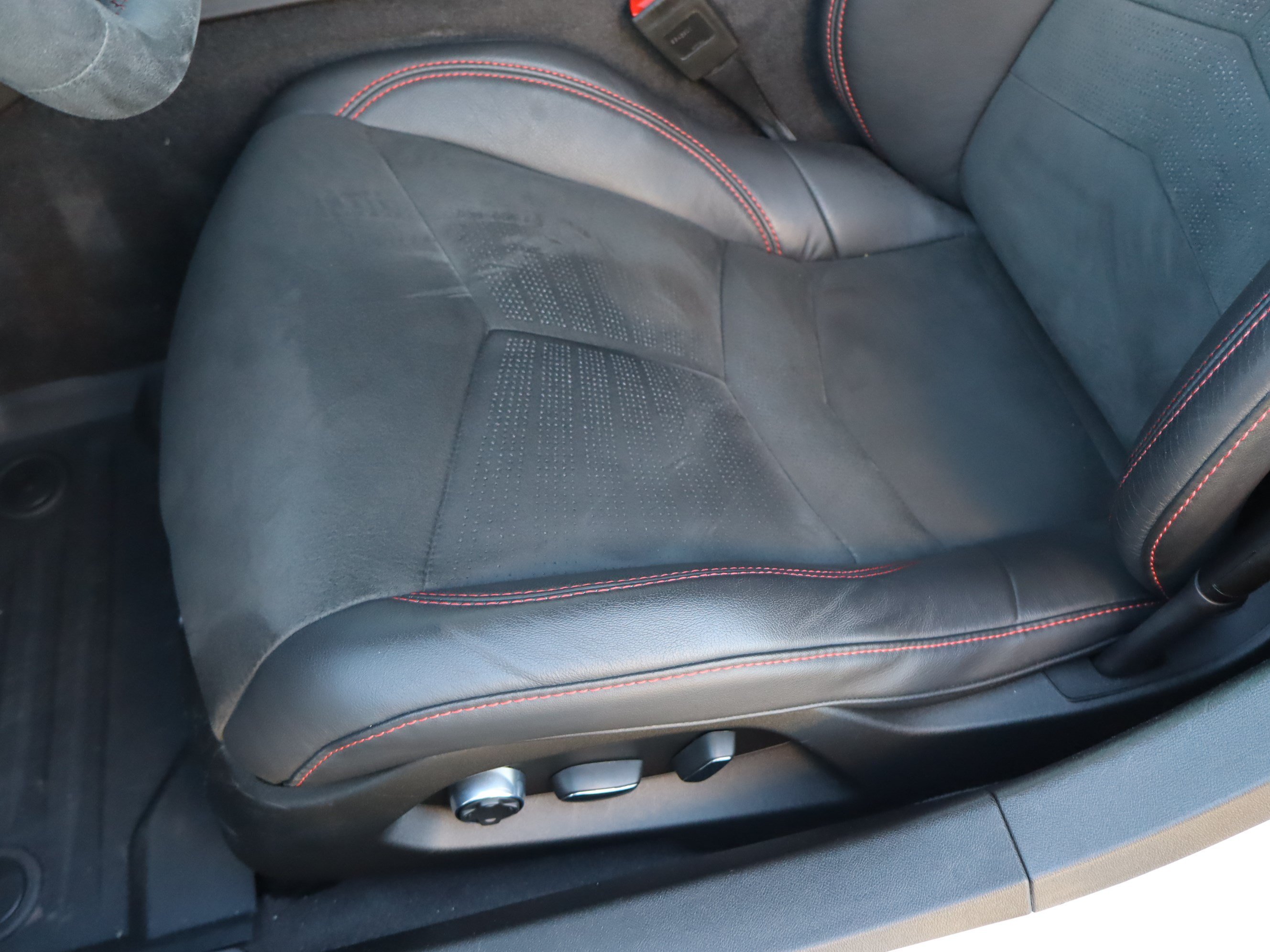 Used 2024 Arctic White Chevrolet 3LT image 14
