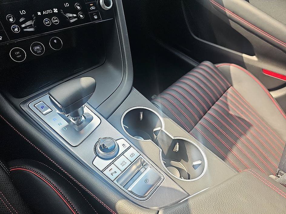 Used 2025 Uyuni White Genesis 2.5T SPORT PRESTIGE image 25