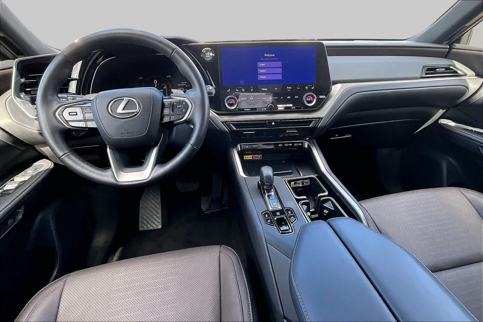 Used 2025 Wind Chill Pearl Lexus Premium image 16