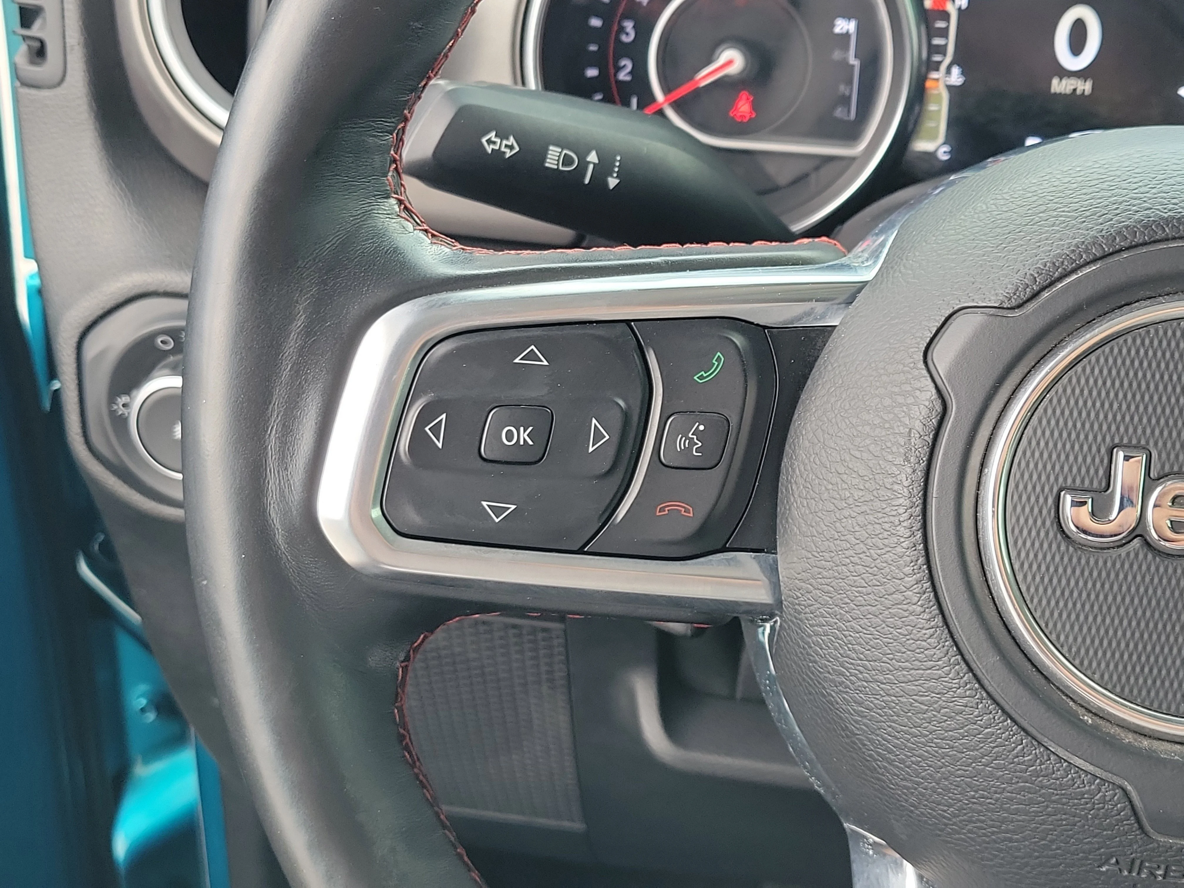 Used 2019 Bikini Pearlcoat Jeep Rubicon image 25