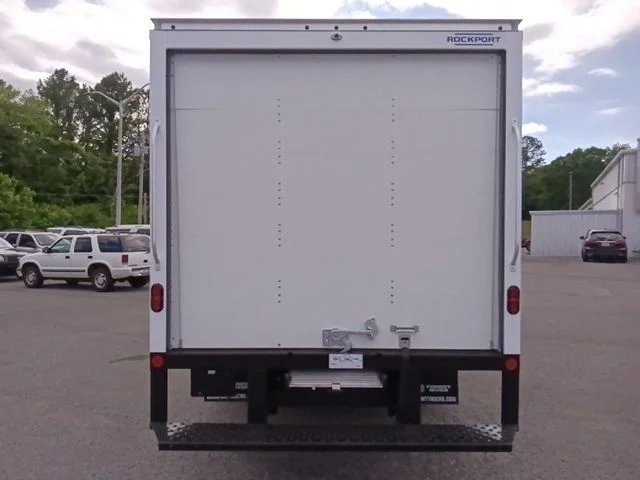 New 2026 Oxford White Ford E-450 DRW image 4