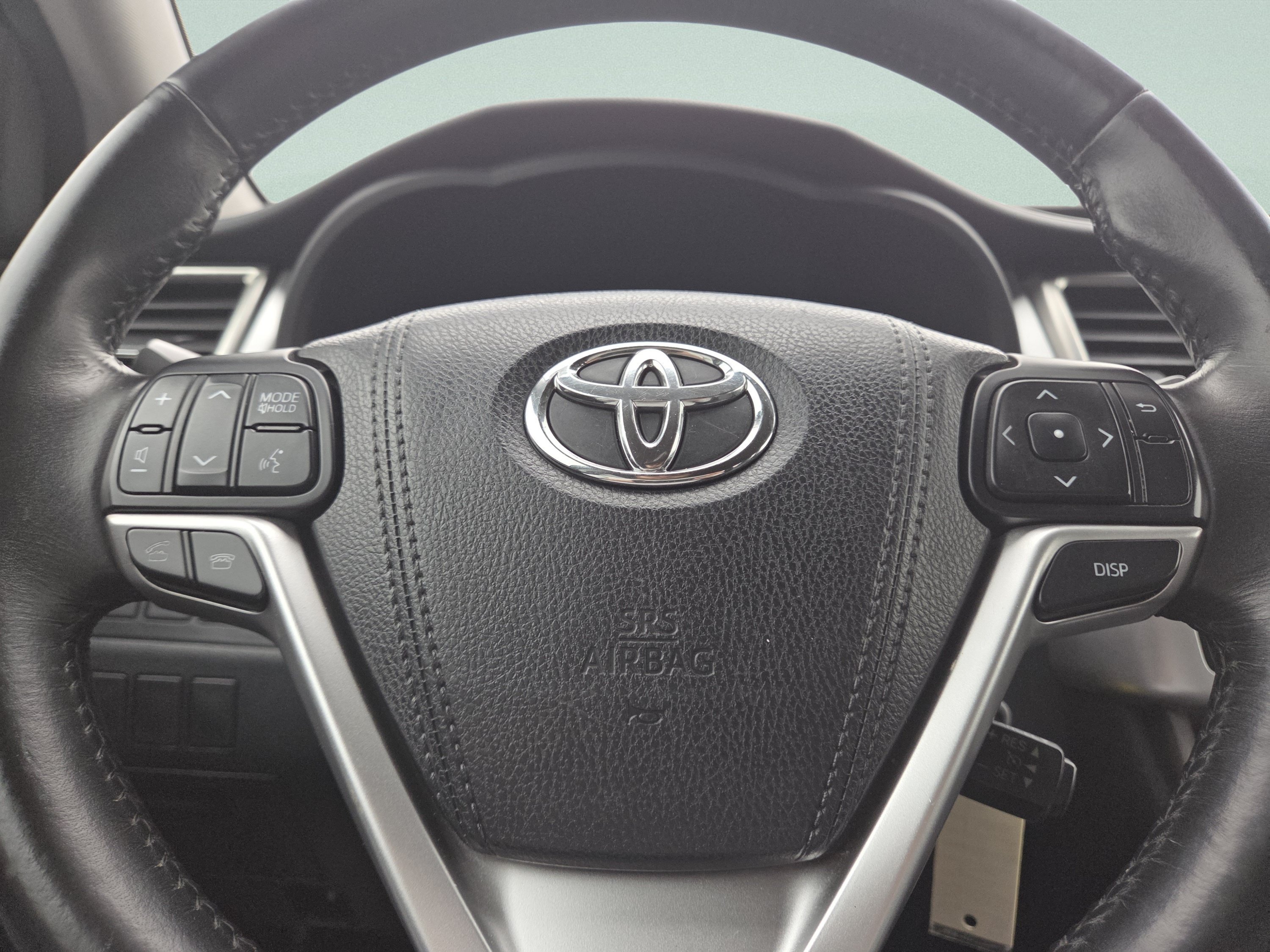 Used 2015 Silver Sky Metallic Toyota LE Plus V6 image 29