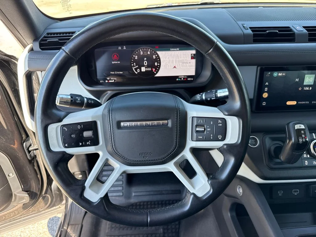 Used 2020  Land Rover HSE image 16