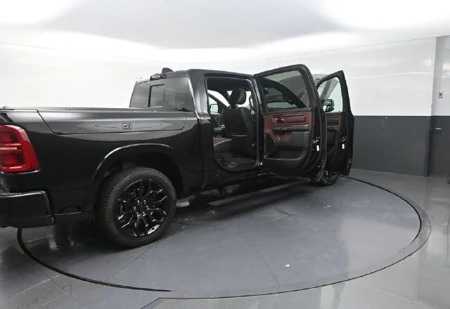 New 2026 Diamond Black Crystal Pearl-Coat Exterior Paint RAM Limited image 36