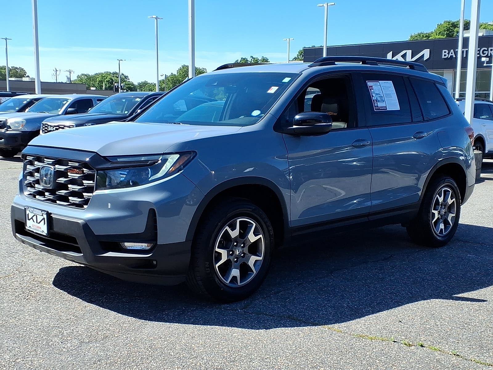 Used 2023 Sonic Gray Pearl Honda AWD TrailSport image 3