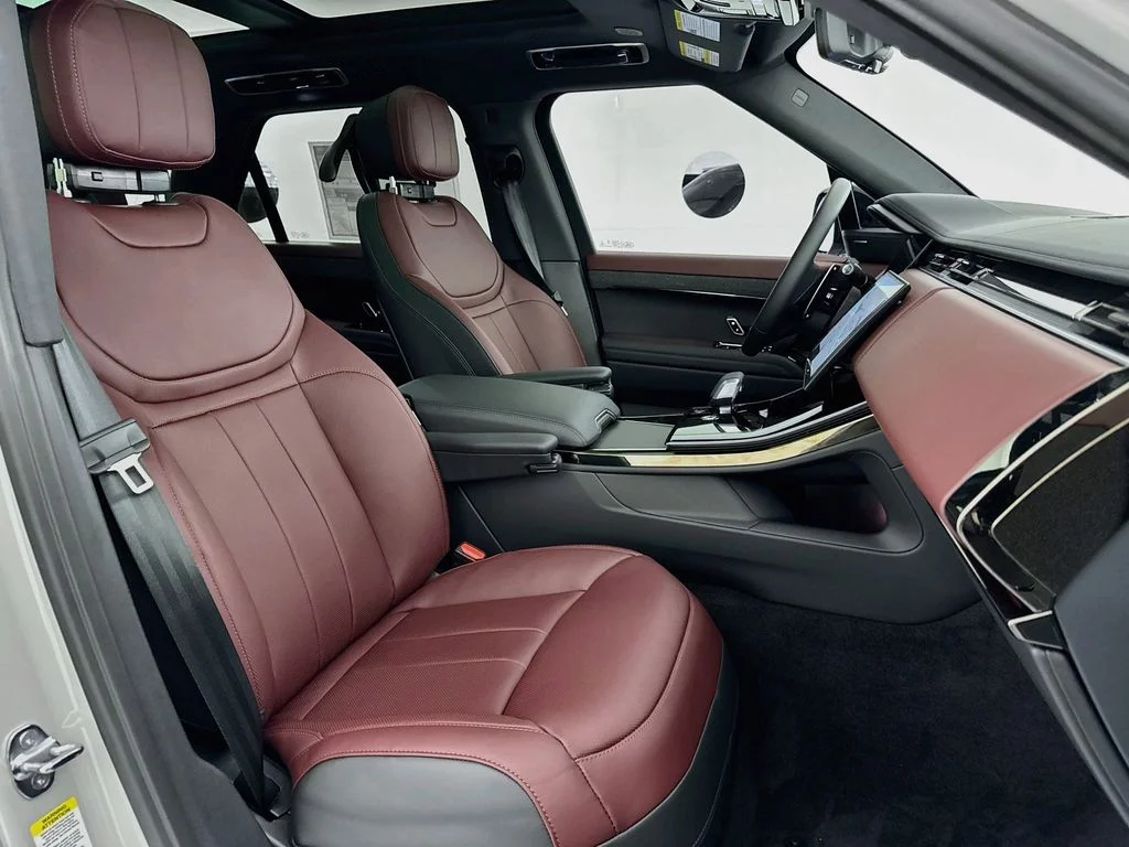 New 2026 Borasco Grey Land Rover Dynamic SE image 30