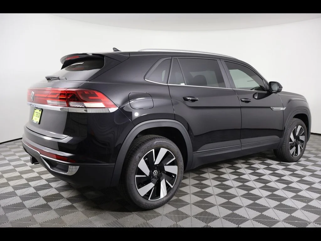 New 2026 Black Volkswagen 2.0T SE w/Technology image 6