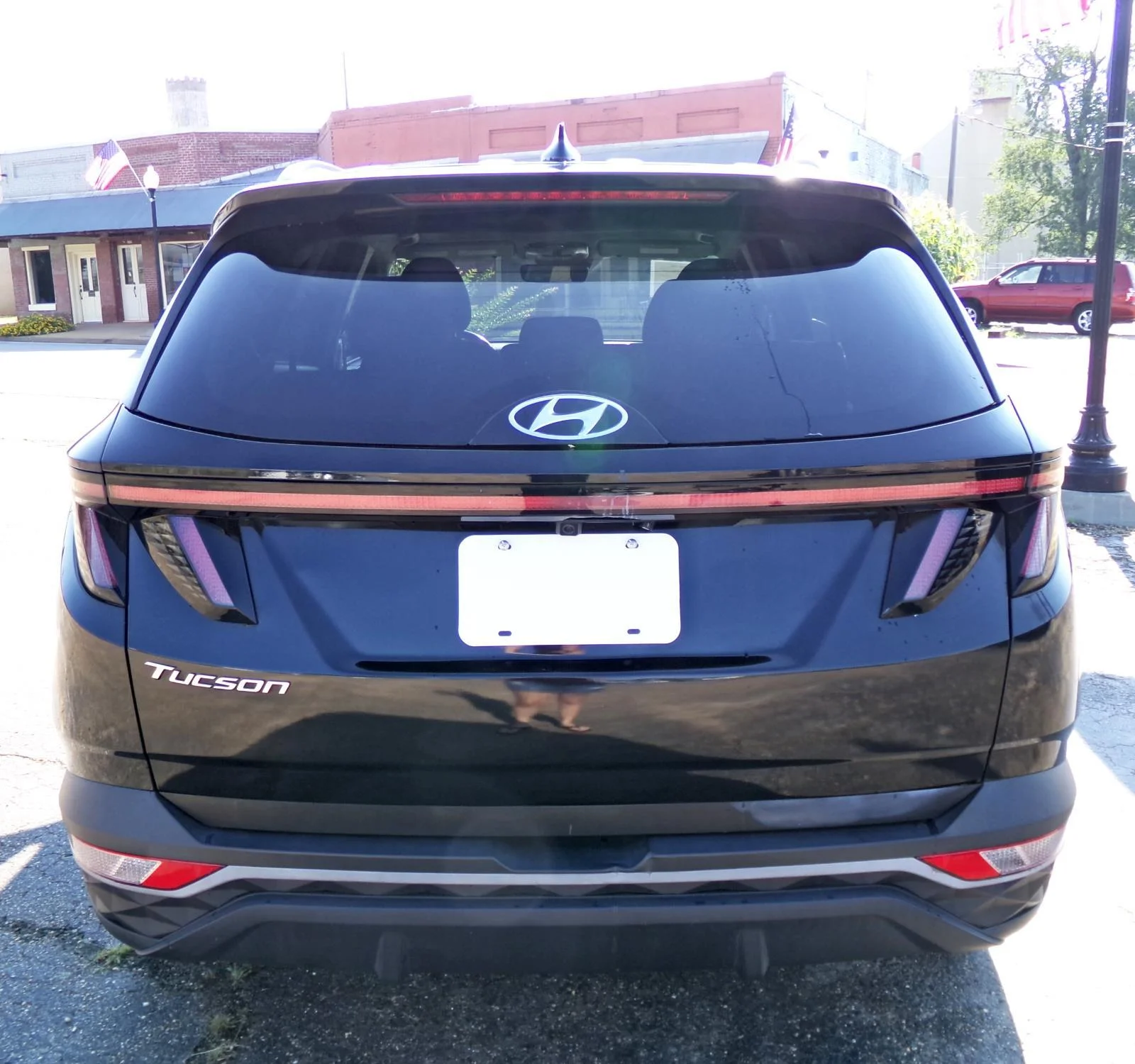 Used 2022 Phantom Black Hyundai SEL image 3