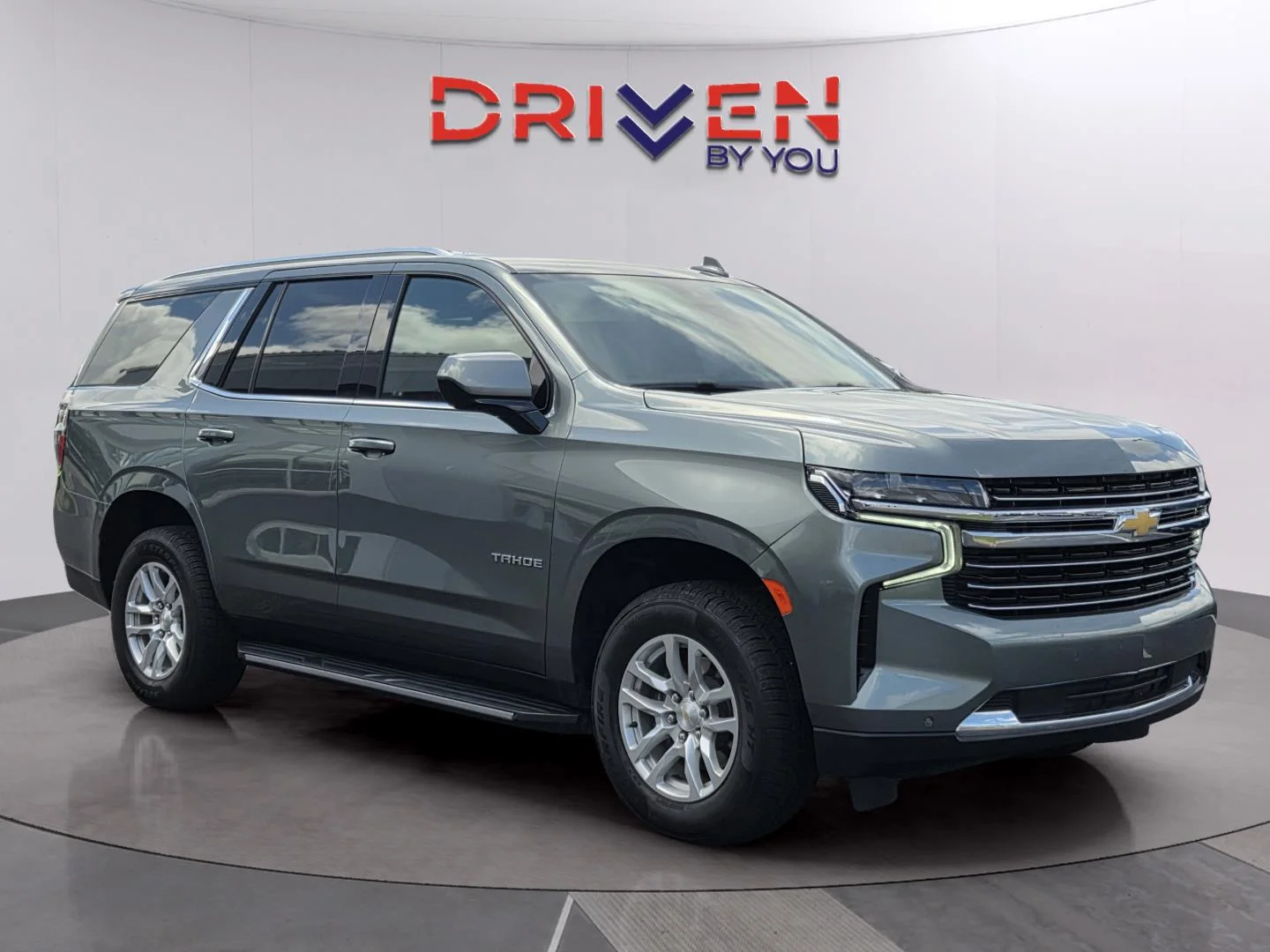 Used 2024 Silver Sage Metallic Chevrolet LT image 7