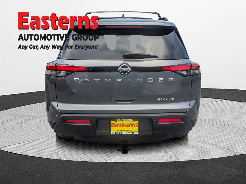 Used 2022 Gray Nissan SV image 5