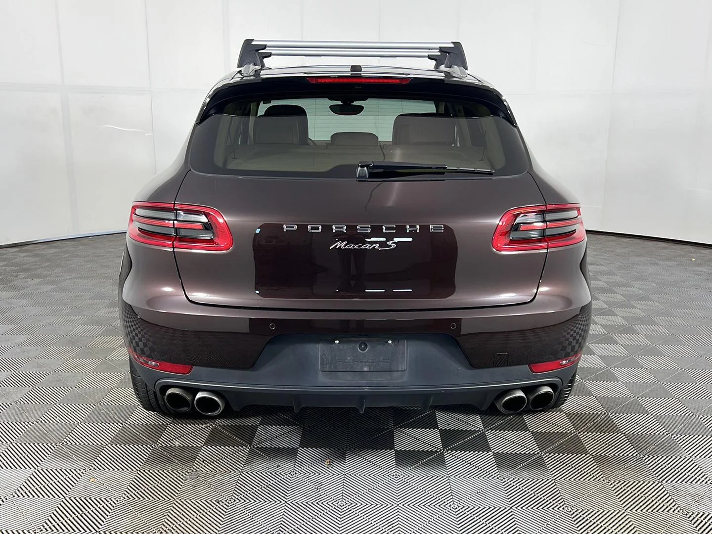 Used 2016  Porsche S image 18