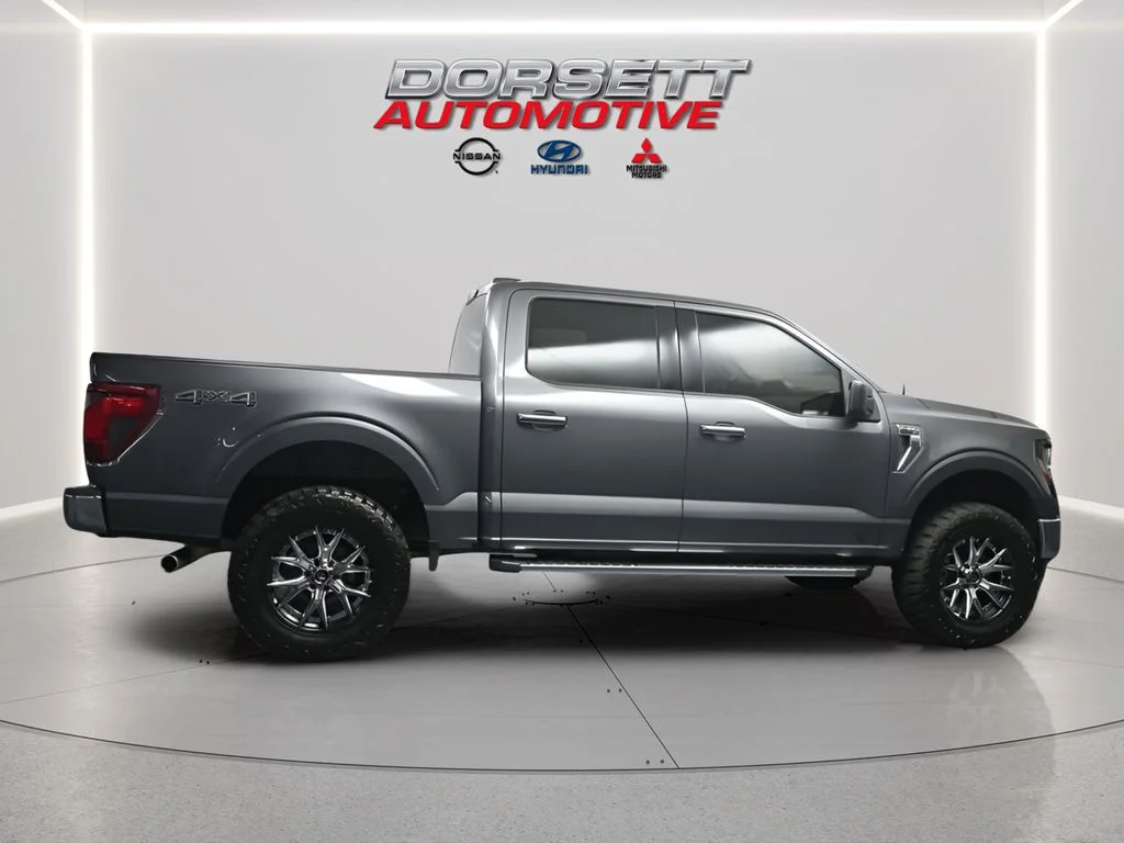 Used 2025 Carbonized Grey Metallic Ford XLT image 5