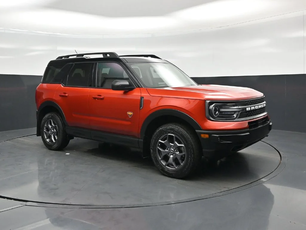 Used 2023 Red Ford Badlands image 20