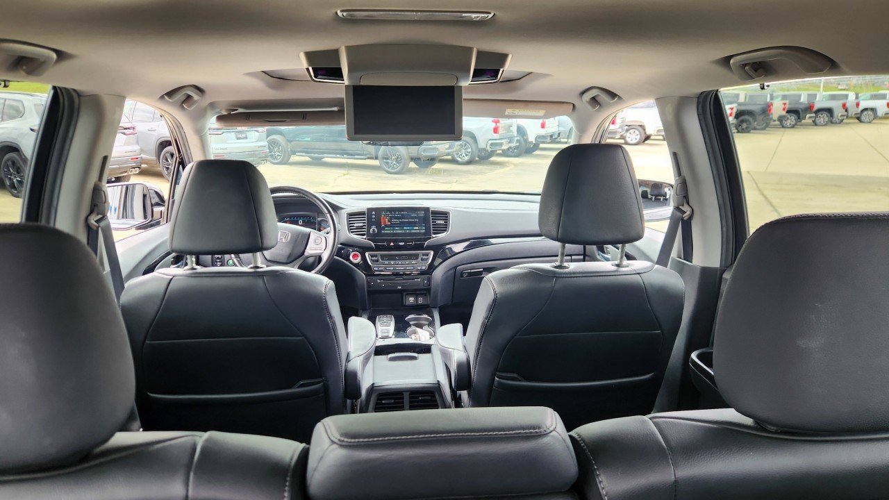 Used 2020 Black Honda Touring 8-Passenger image 11