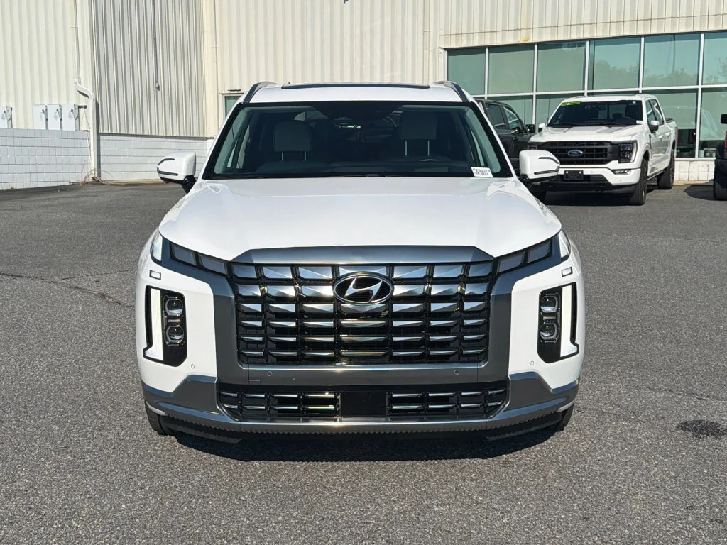 Used 2024 White Hyundai Calligraphy image 2