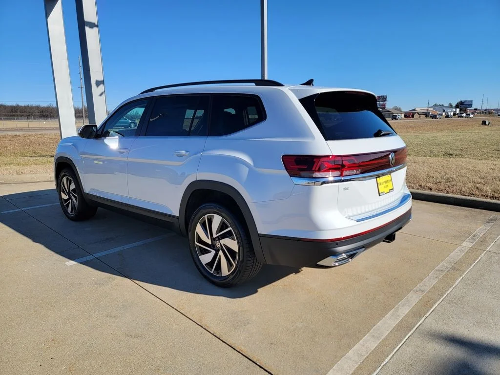 New 2026 White Volkswagen 2.0T SE w/Technology image 22