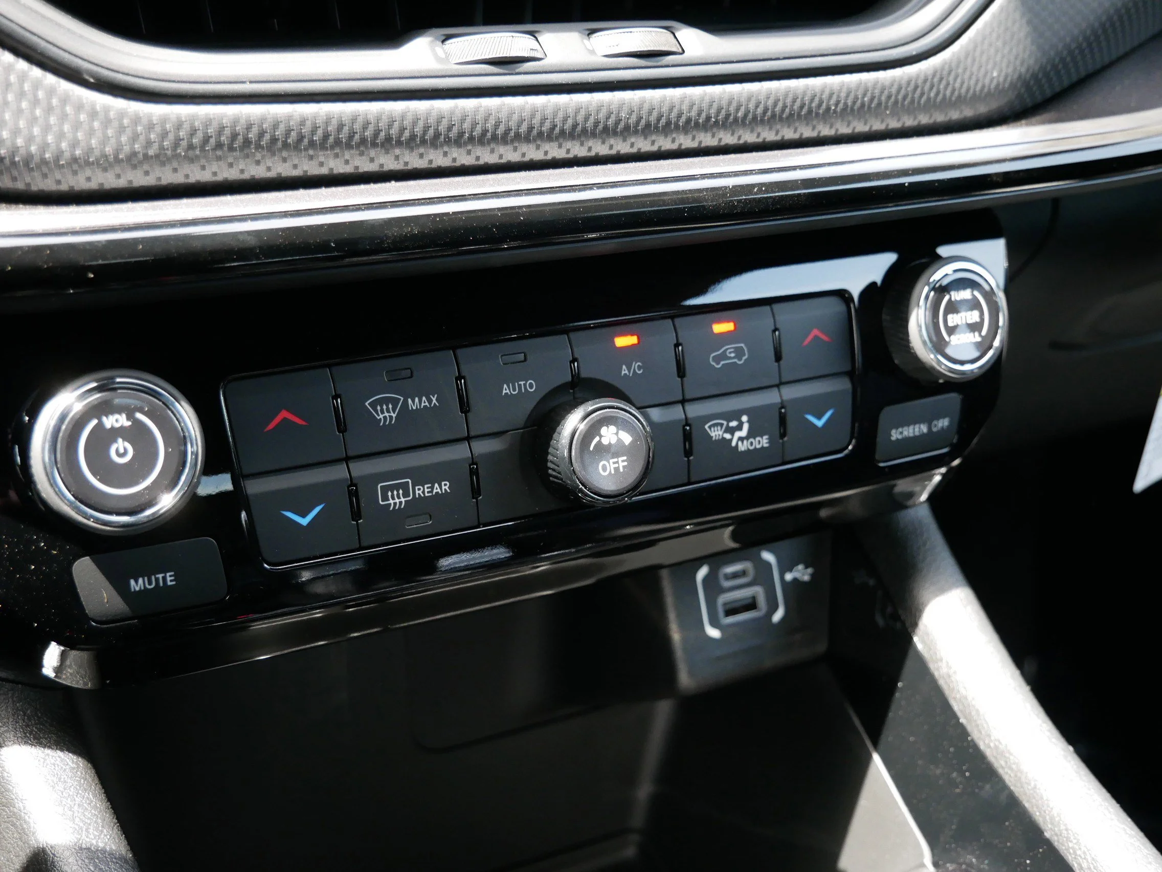 New 2026 Diamond Black Crystal Pearlcoat Jeep Limited Altitude image 15