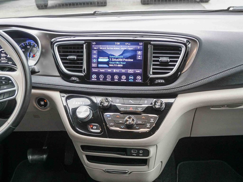 Used 2018 White Chrysler Limited image 15