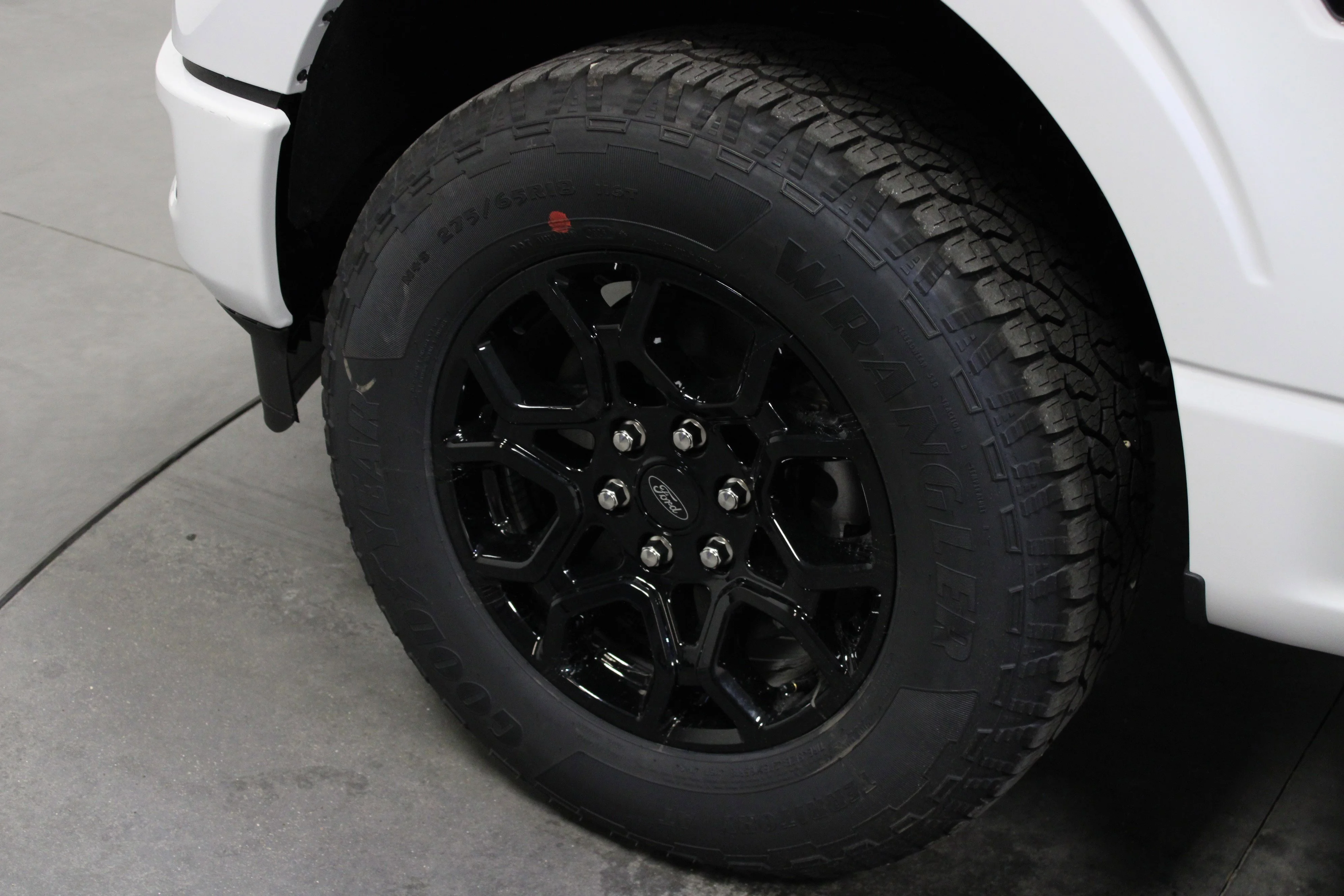 New 2026 Oxford White Ford XLT image 10