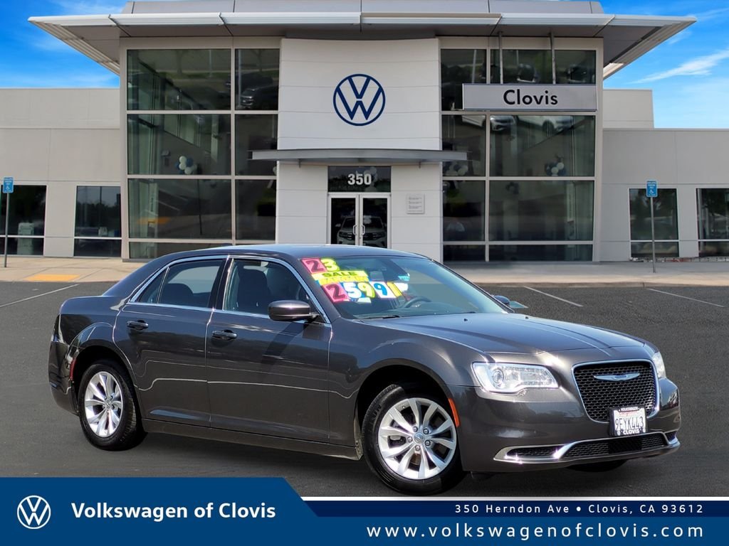 2023 Chrysler 300 Touring