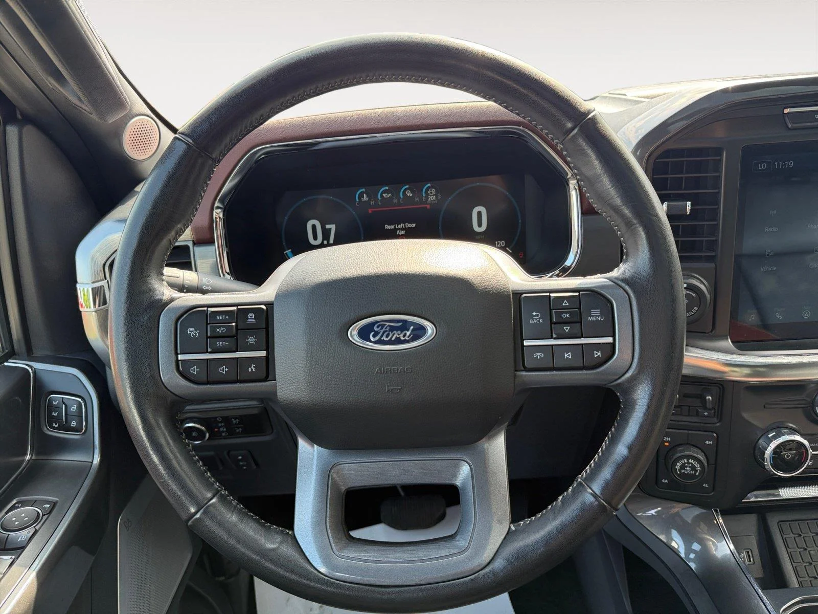 Used 2023 Iconic Silver Ford LARIAT image 16