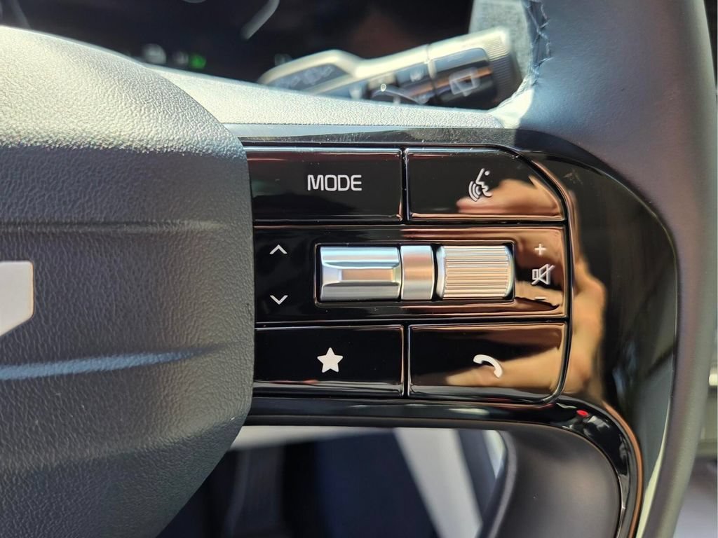 New 2027 Snow White Pearl Kia SX image 30