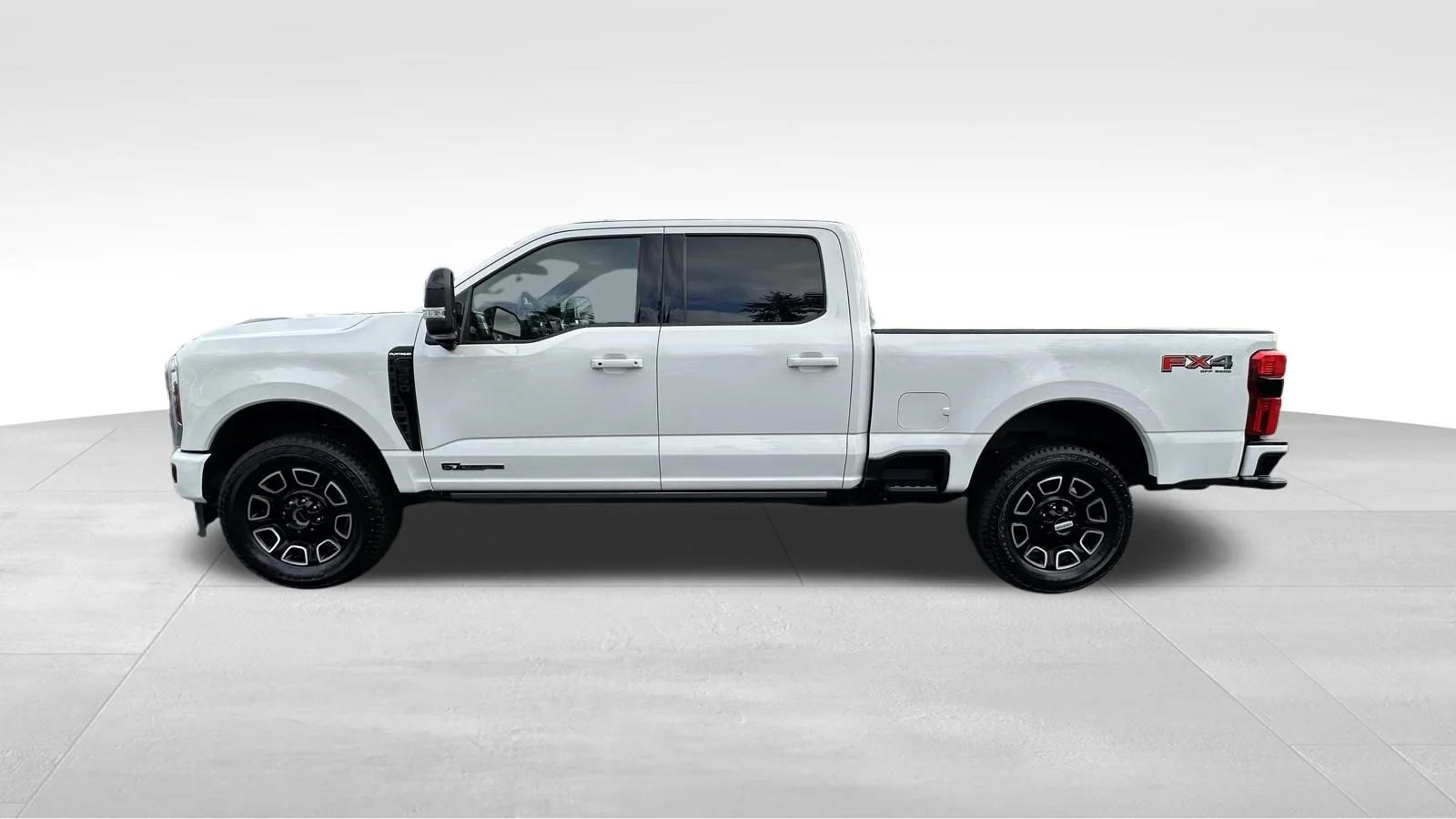 Used 2025 White Ford Platinum image 9