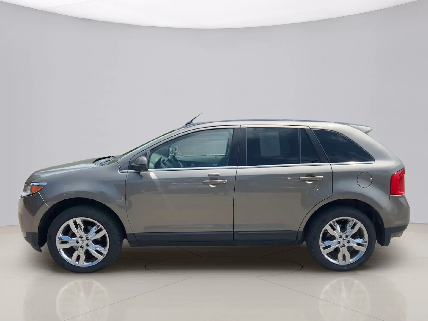 Used 2013 Brown Ford LIMITED image 3