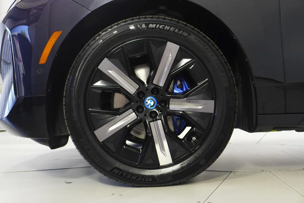 Used 2024 Black BMW xDrive50 image 5