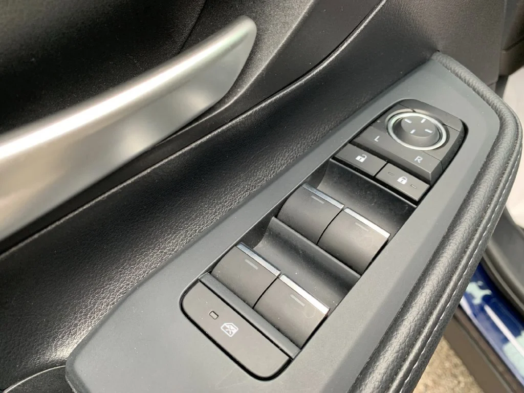 Used 2025  Toyota XLE image 13