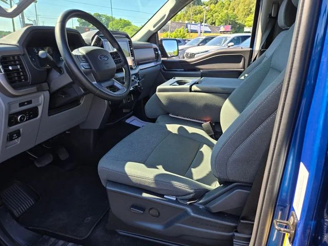 Used 2025 Blue Ford XLT image 10