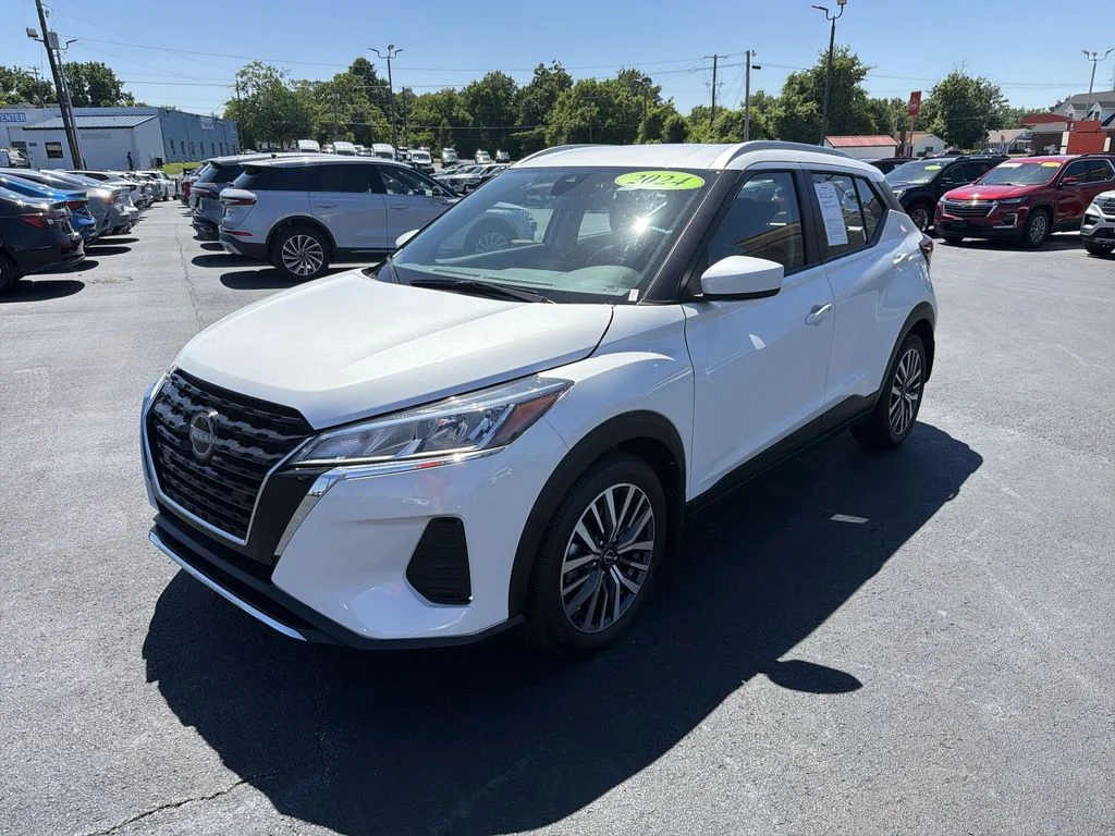 Used 2024 White Nissan SV image 11