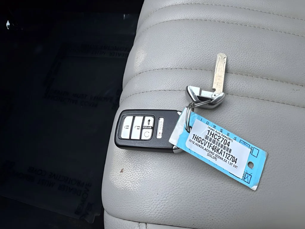 Used 2019  Honda EX image 34