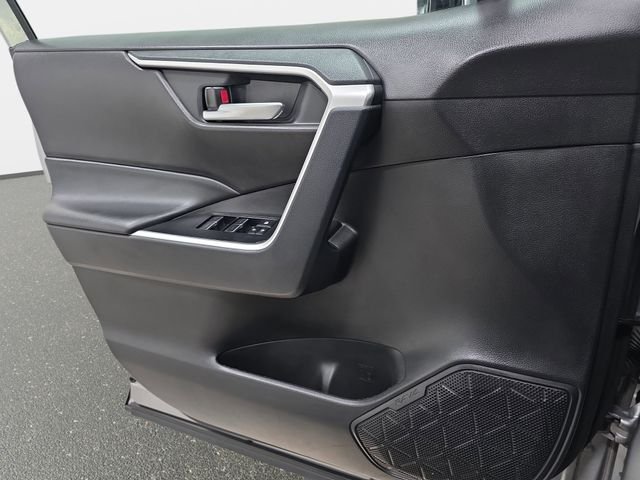 2024 Toyota RAV4 XLE - Photo 22