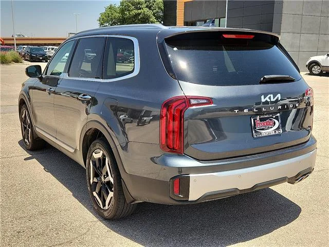 Used 2024 Gravity Gray - KDG KIA S Front-Wheel Drive image 3