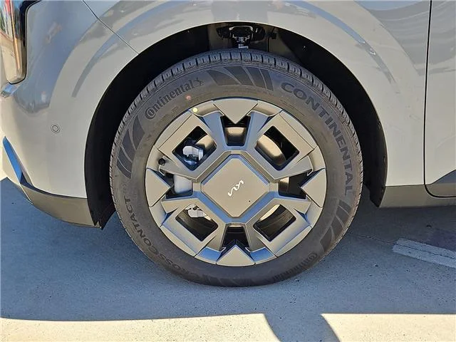 New 2026 Ceramic Silver KIA SX Passenger image 3