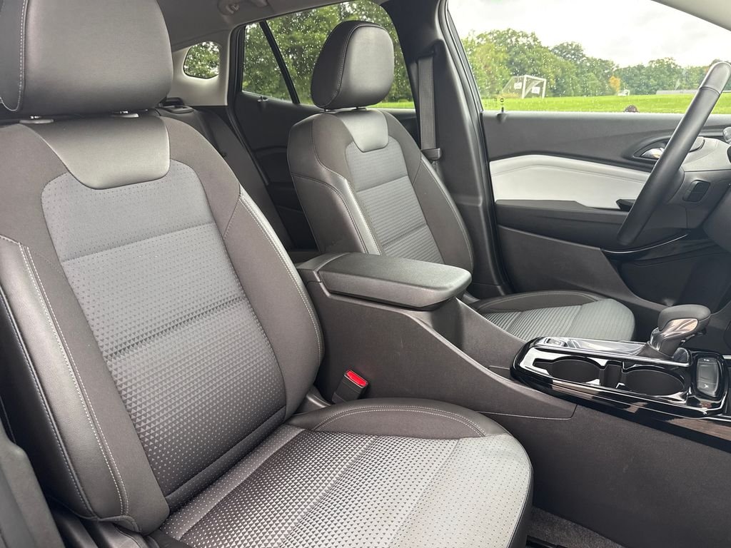 Used 2025 Black Chevrolet LT image 16