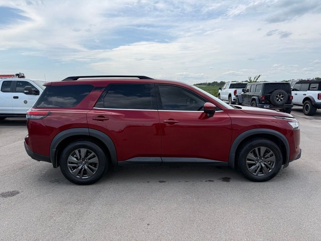 Used 2022 Scarlet Ember Nissan SV image 17