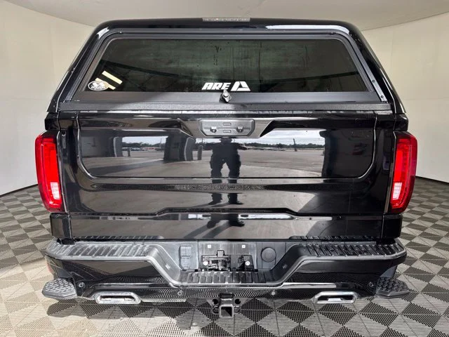 Used 2024 Onyx Black GMC Denali image 22