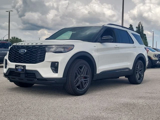 New 2026 White Metallic Ford ST-Line image 33