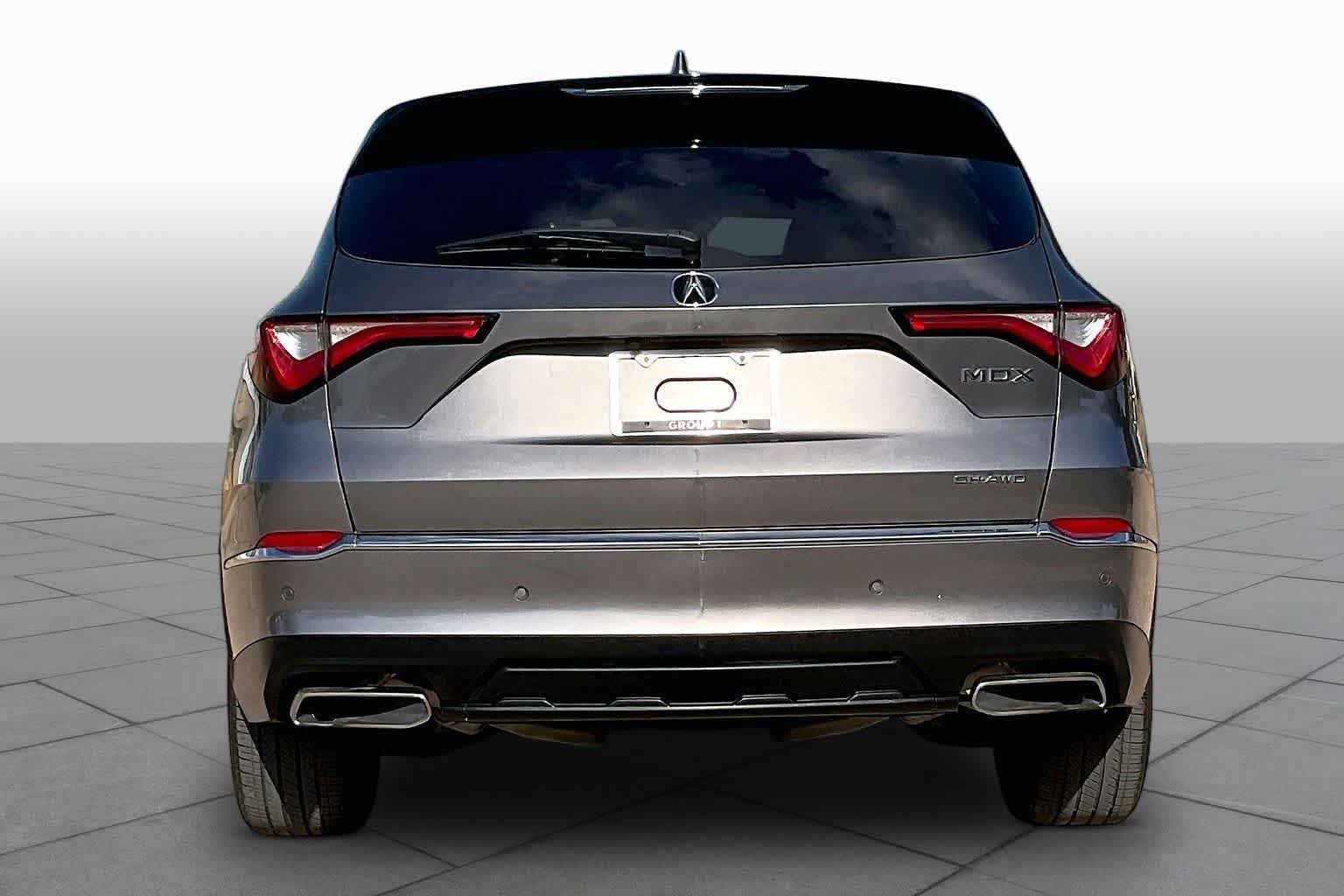 Used 2024 Liquid Carbon Metallic Acura w/Technology Package image 5