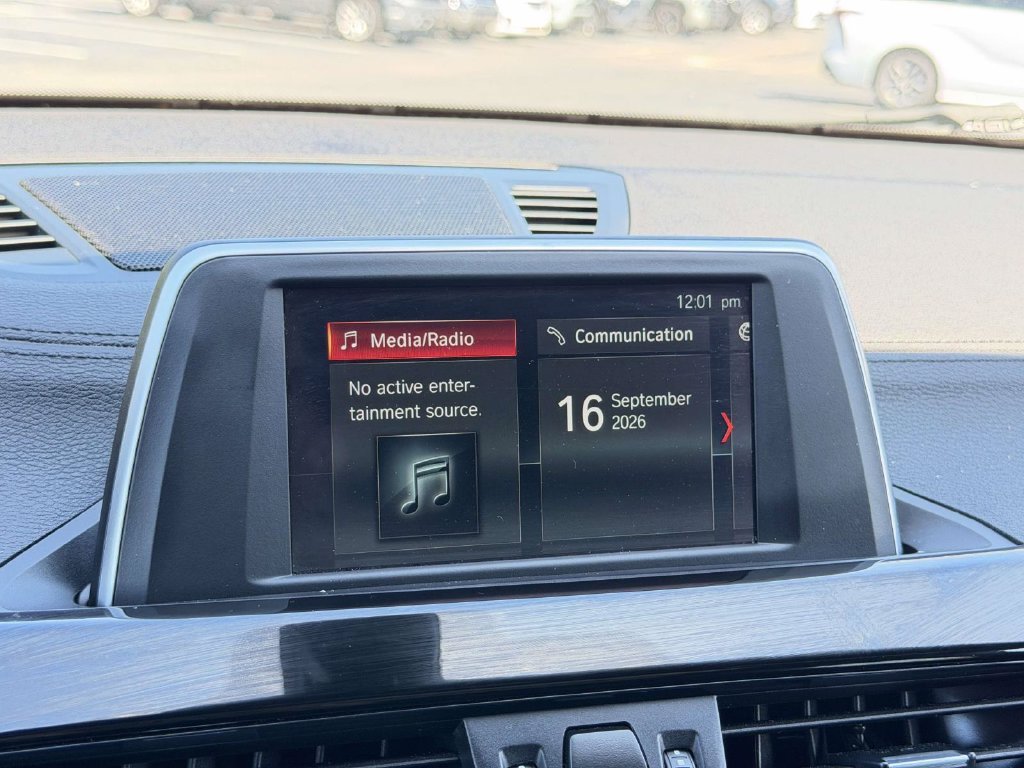 Used 2018 Blue BMW xDrive28i image 3